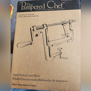 Pampered Chef apple peeler/corer/slicer table mounted - brand new in box.